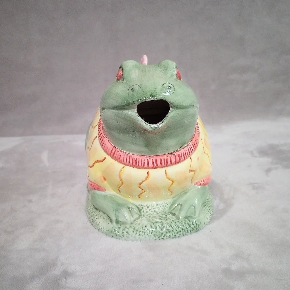 Vintage Mann Ceramic Figural Frog Teapot Frog Theme Amphibian